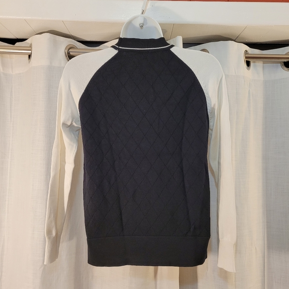 Chanel Cardigan - Picture 2 of 4